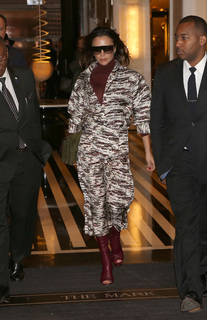 Victoria Beckham feet photo thumbnail