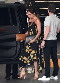 Victoria Beckham feet photo thumbnail