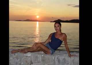Victoria Beckham feet photo thumbnail