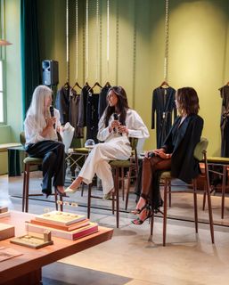 Victoria Beckham feet photo thumbnail