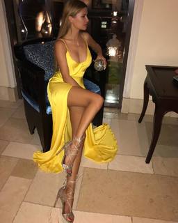 Victoria Bonya feet photo thumbnail