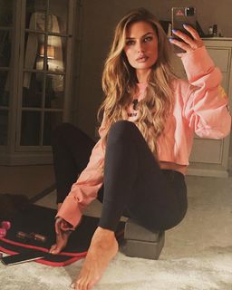 Victoria Bonya feet photo thumbnail