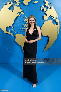 Victoria Bonya feet photo thumbnail