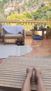 Victoria Bonya feet photo thumbnail