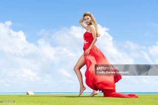 Victoria Bonya feet photo thumbnail