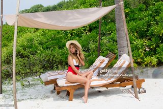 Victoria Bonya feet photo thumbnail