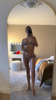 Victoria Bonya feet photo thumbnail