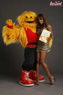 Victoria Crawford feet photo thumbnail