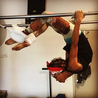 Victoria Crawford feet photo thumbnail