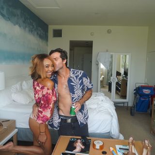 Victoria Crawford feet photo thumbnail