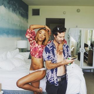 Victoria Crawford feet photo thumbnail