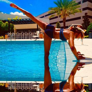 Victoria Crawford feet photo thumbnail
