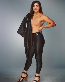 Victoria Gonzalez feet photo thumbnail