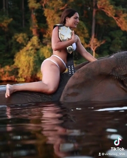 Victoria Gonzalez feet photo thumbnail