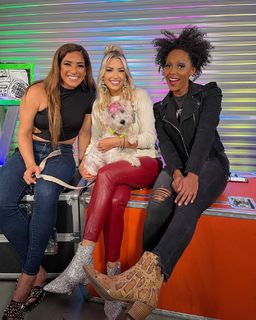 Victoria Gonzalez feet photo thumbnail