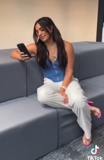 Victoria Gonzalez feet photo thumbnail