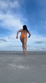 Victoria Gonzalez feet photo thumbnail