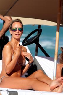 Victoria Hervey feet photo thumbnail