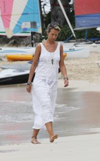 Victoria Hervey feet photo thumbnail