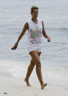 Victoria Hervey feet photo thumbnail