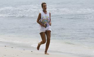 Victoria Hervey feet photo thumbnail
