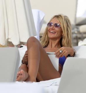 Victoria Hervey feet photo thumbnail