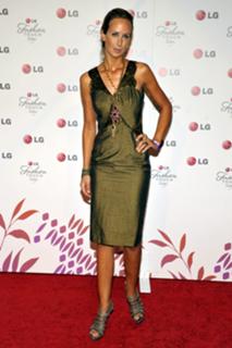 Victoria Hervey feet photo thumbnail