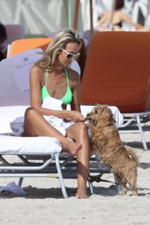 Victoria Hervey feet photo thumbnail