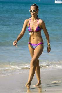 Victoria Hervey feet photo thumbnail