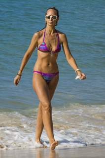 Victoria Hervey feet photo thumbnail