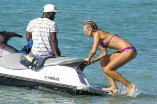 Victoria Hervey feet photo thumbnail