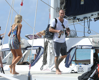 Victoria Hervey feet photo thumbnail