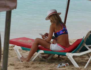 Victoria Hervey feet photo thumbnail