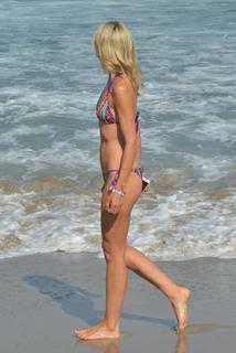 Victoria Hervey feet photo thumbnail