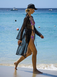 Victoria Hervey feet photo thumbnail