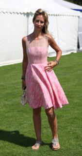 Victoria Hervey feet photo thumbnail