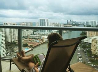 Victoria Irouleguy feet photo 1