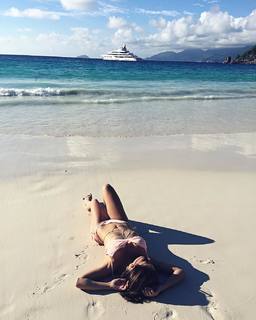 Victoria Irouleguy feet photo 4