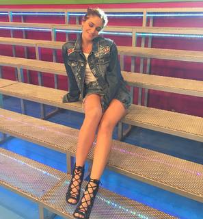 Victoria Irouleguy feet photo 17