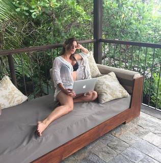 Victoria Irouleguy feet photo 7