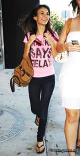 Victoria Justice feet photo thumbnail