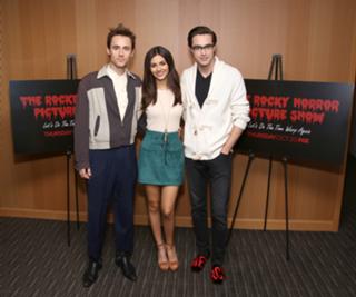 Victoria Justice feet photo thumbnail