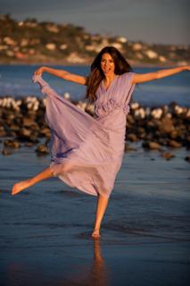 Victoria Justice feet photo thumbnail
