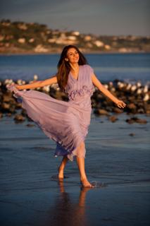 Victoria Justice feet photo thumbnail