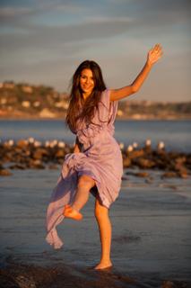Victoria Justice feet photo thumbnail