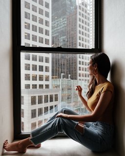 Victoria Justice feet photo thumbnail