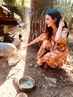 Victoria Justice feet photo thumbnail