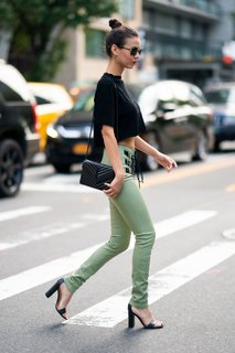 Victoria Justice feet photo thumbnail
