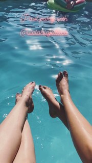 Victoria Justice feet photo thumbnail