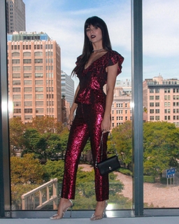 Victoria Justice feet photo thumbnail